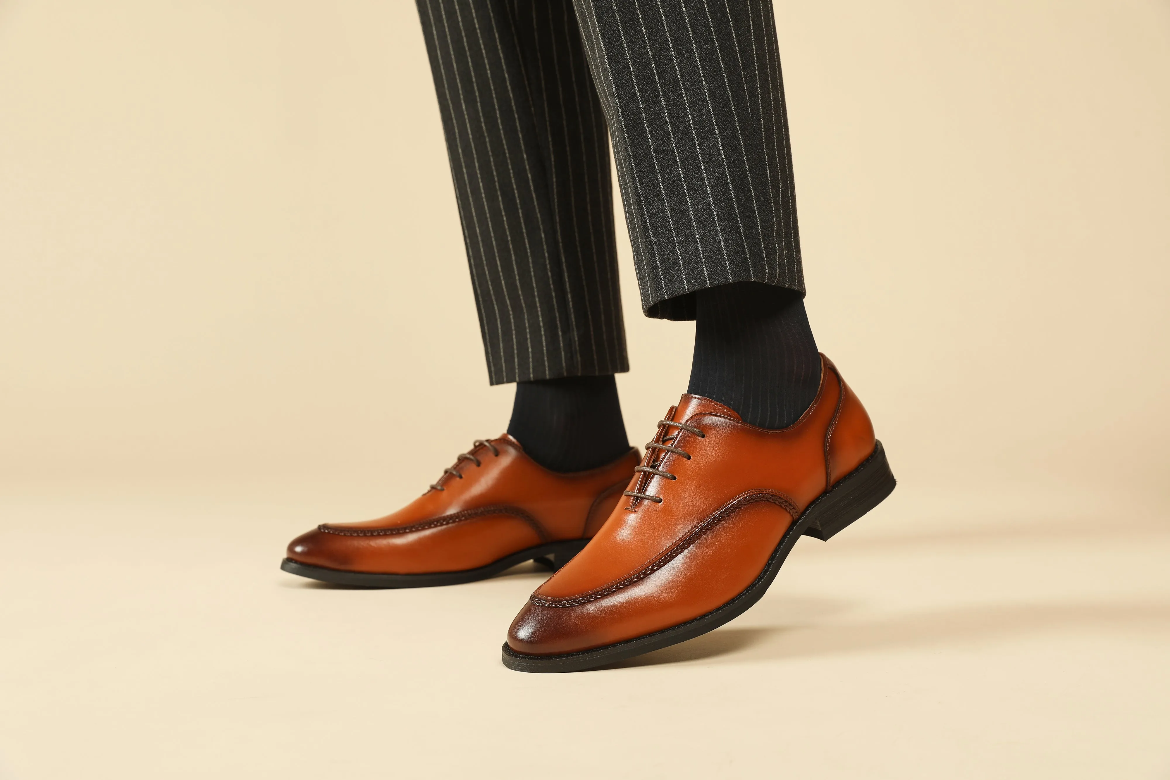 Classic Oxford Leather Shoes - Woven Design